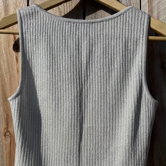 ST. JOHN ribbed wool knit scoop neck shell - silver grey (small) - Picture 3 of 6